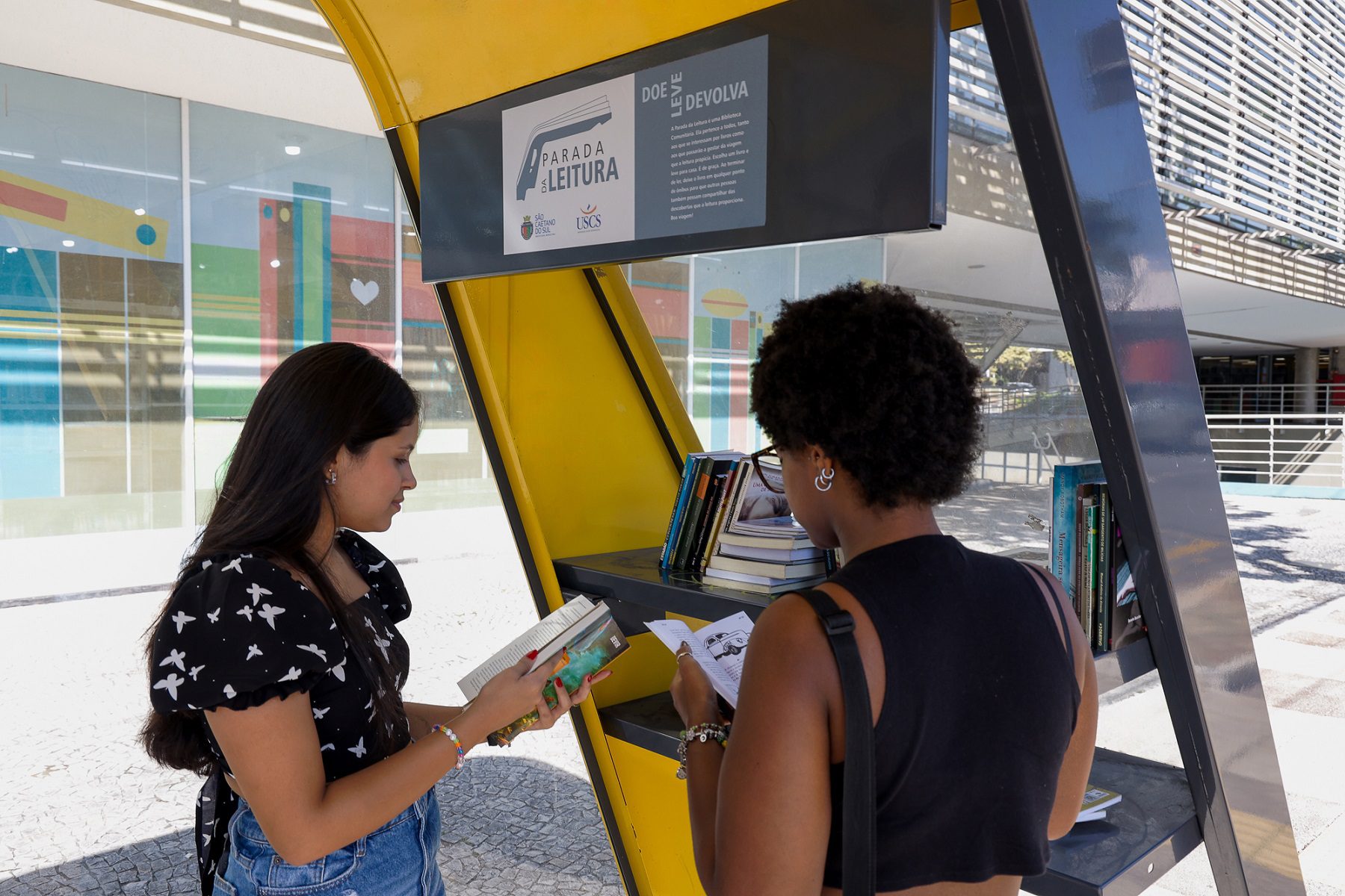 Projeto Parada de Leitura Transforma Pontos de Ônibus em Bibliotecas em São Caetano do Sul